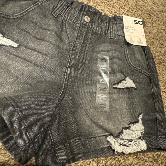 NWT Black Jeans High Waisted Shorts with Scrunch Waist size 3 - Picture 3 of 6